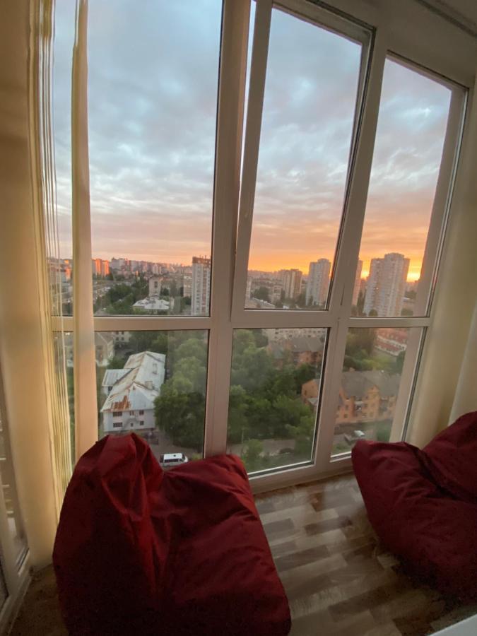 Large 2 Room Apartment With A Beautiful View 2 Min Metro Chernigivska Kyjev Exteriér fotografie