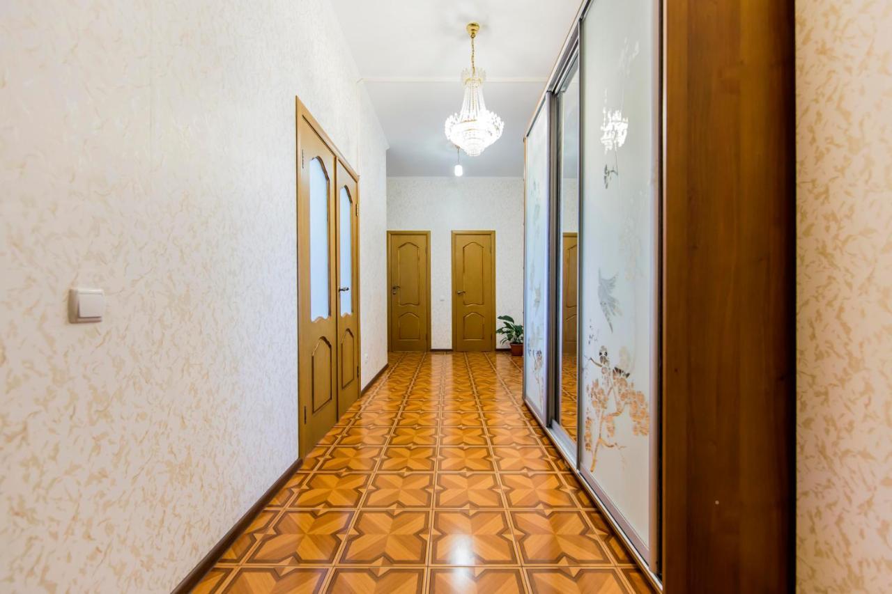 Large 2 Room Apartment With A Beautiful View 2 Min Metro Chernigivska Kyjev Exteriér fotografie